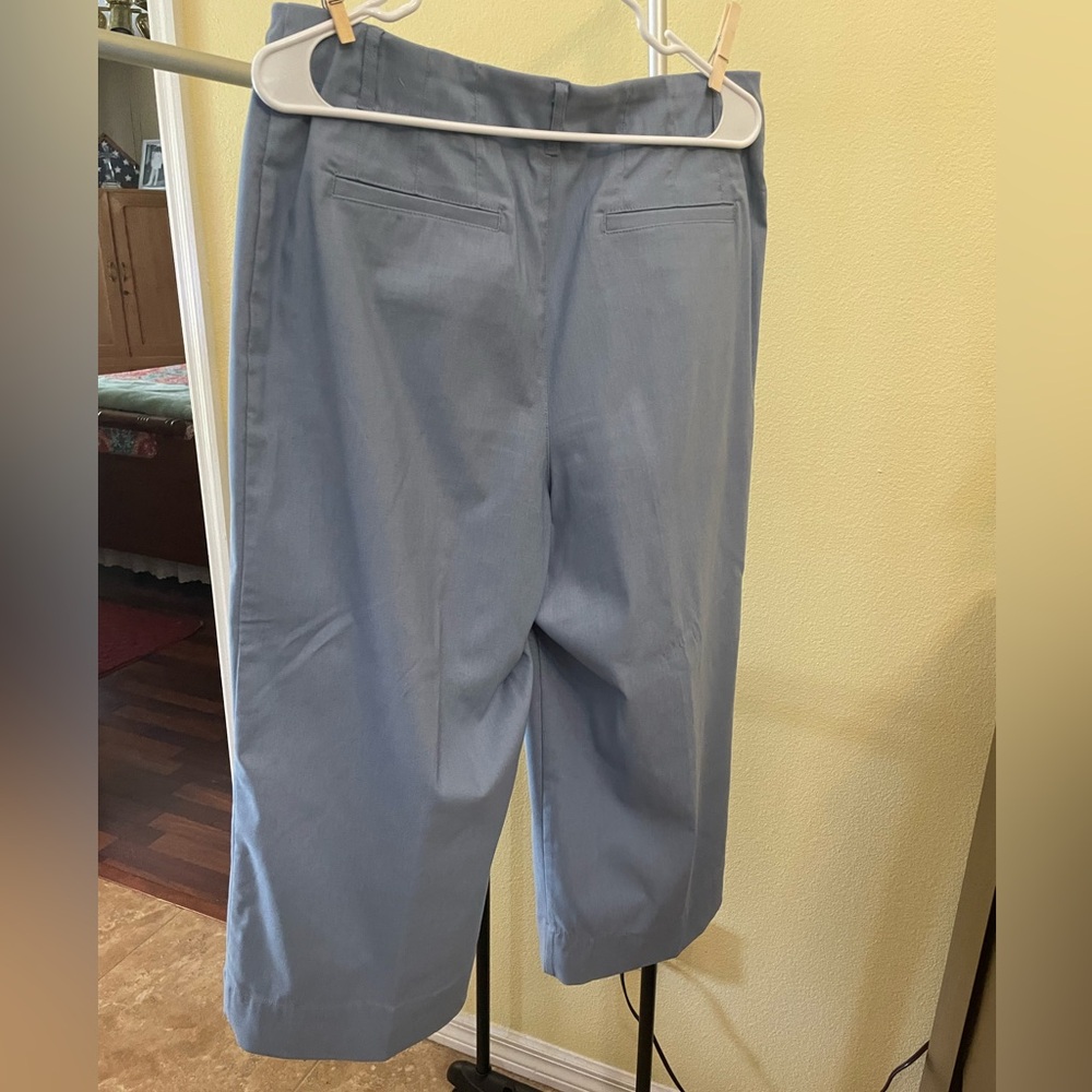 Mid rise, wide leg crop pants size 14. Worn once